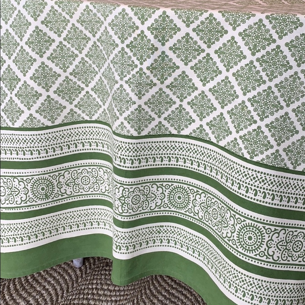 Tablecloth - Picture 2 of 3